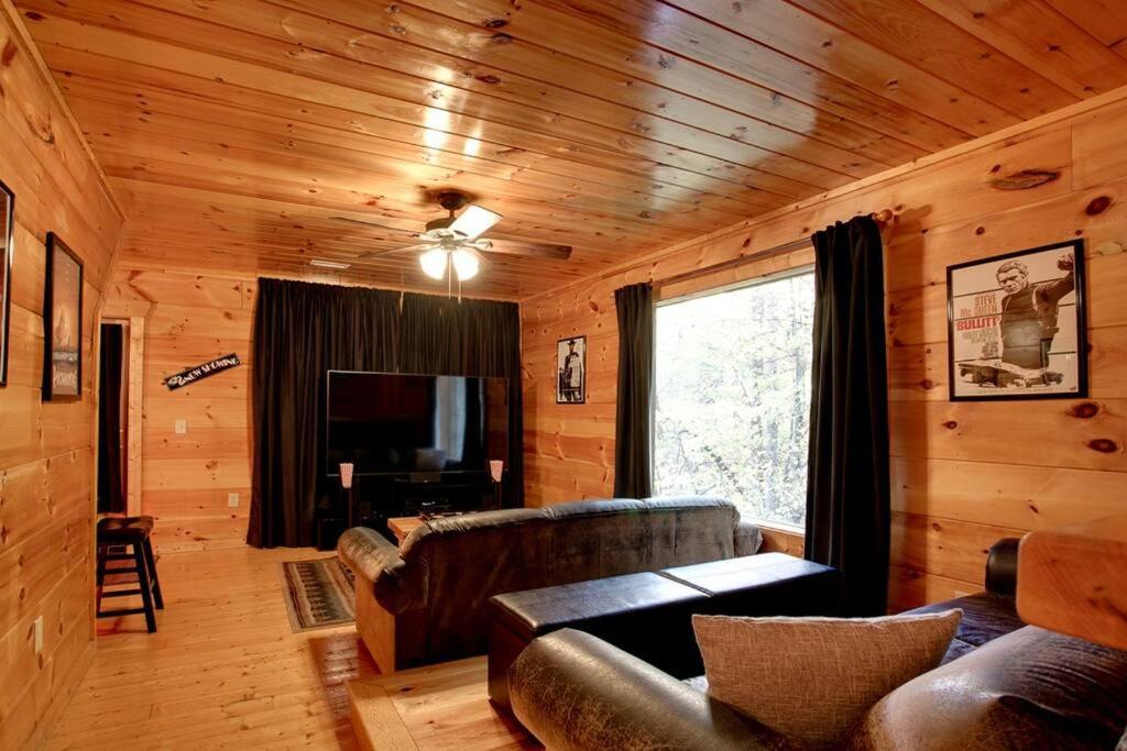 Brave Eagle Cabin セバービル 部屋 写真